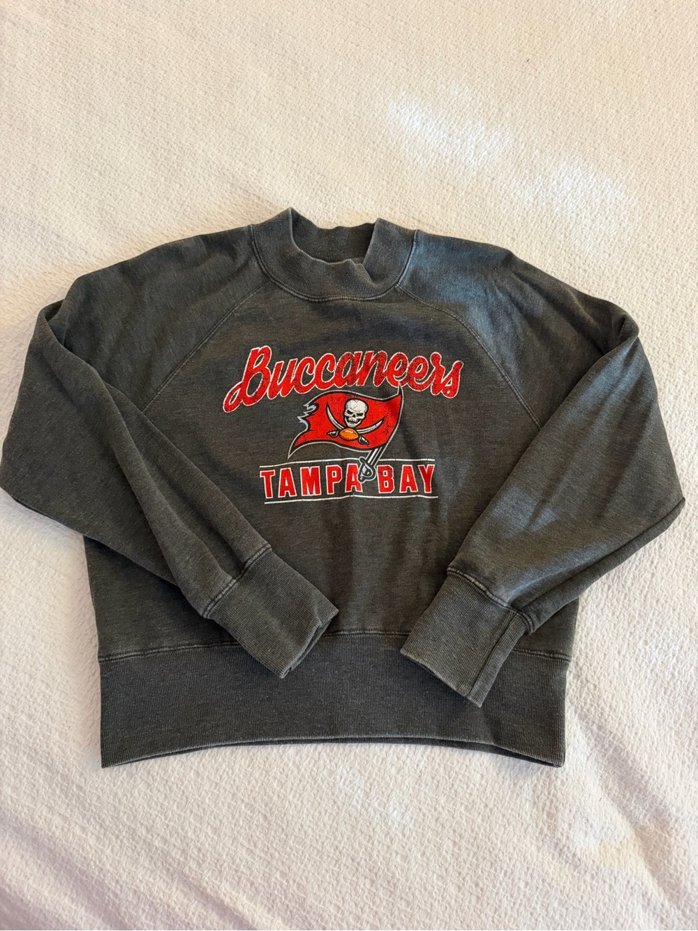 NFL - Tampa Bay Buccaneers Gray Crewneck Sweatshirt